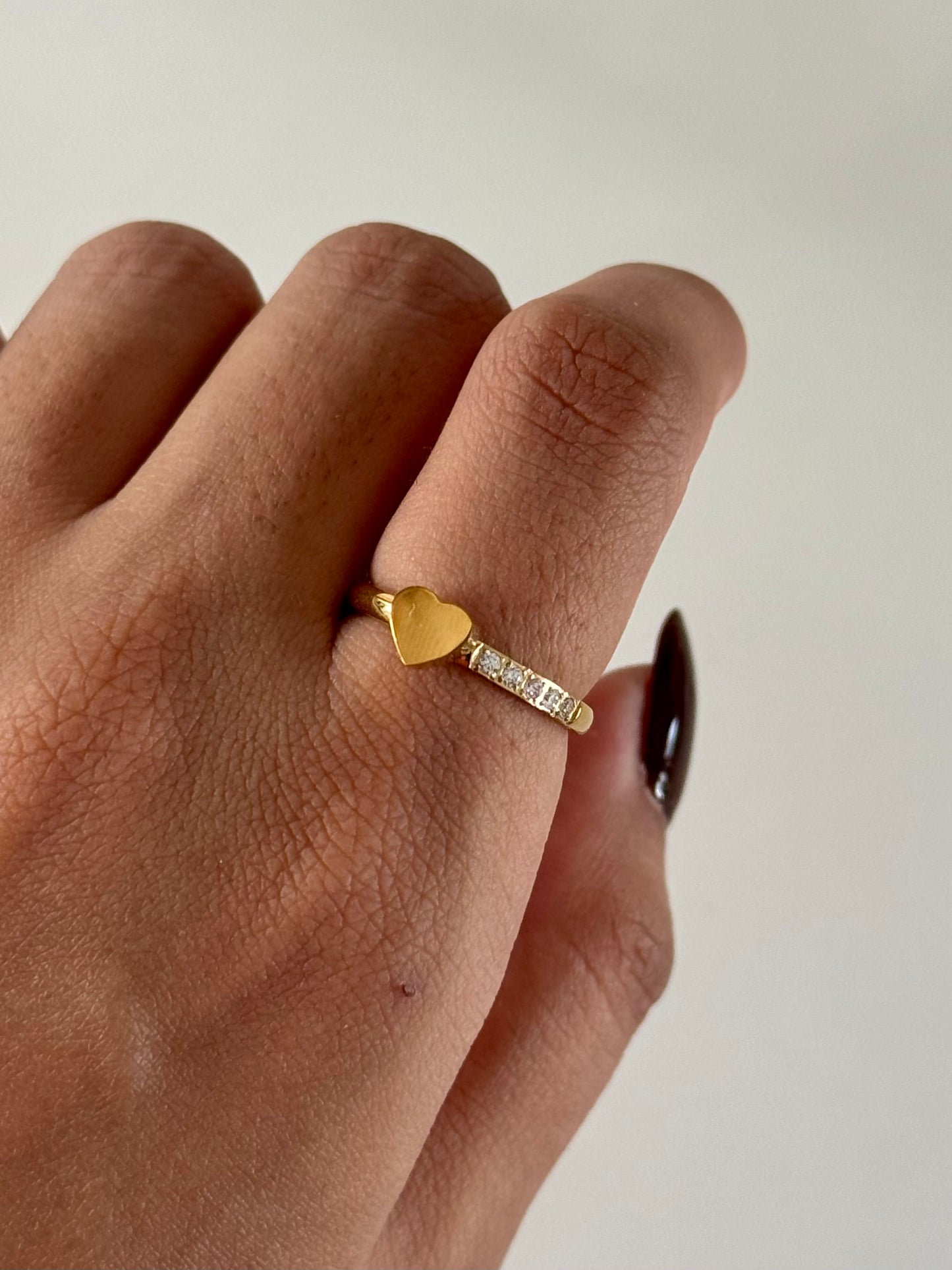Charmet Ring