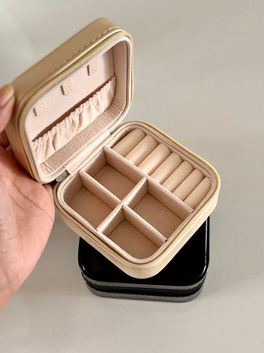 Shiny PU Leather Jewellery Organiser