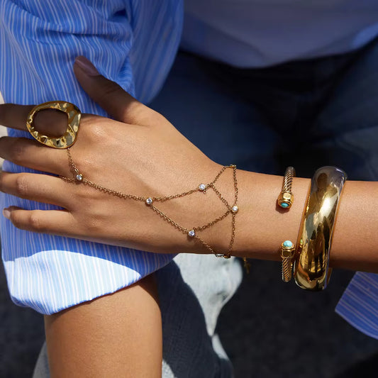 Marcella Handchain