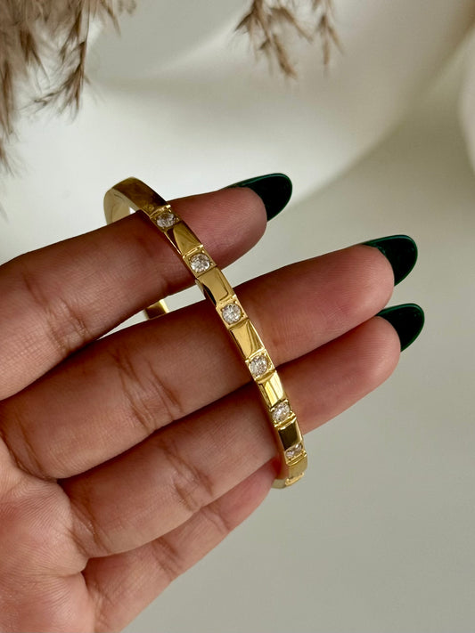 Lucine Thin Wrist Kada