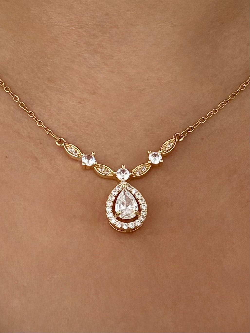 Slyvia Elegant Neckpiece