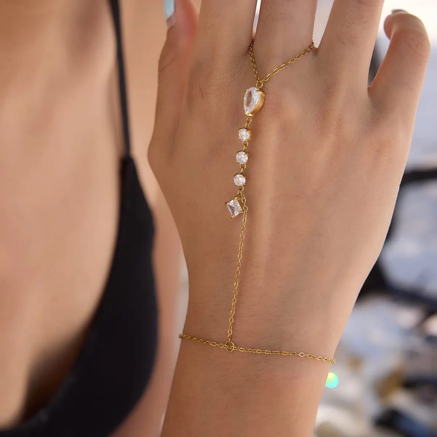 Amnora Handchain