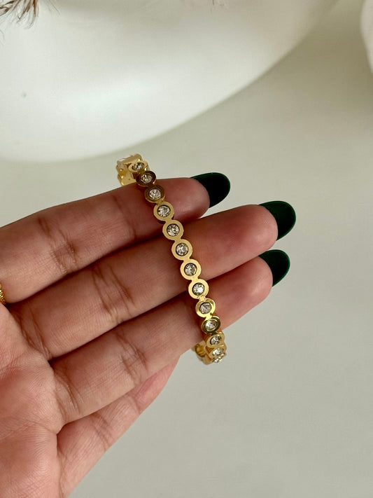 Zorraa Thin Wrist Kada
