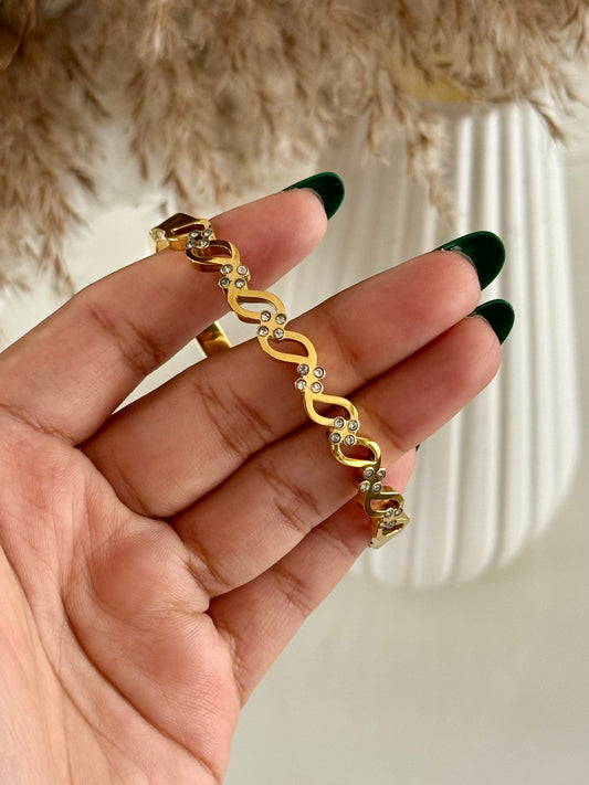 Daisy Kada Bracelet