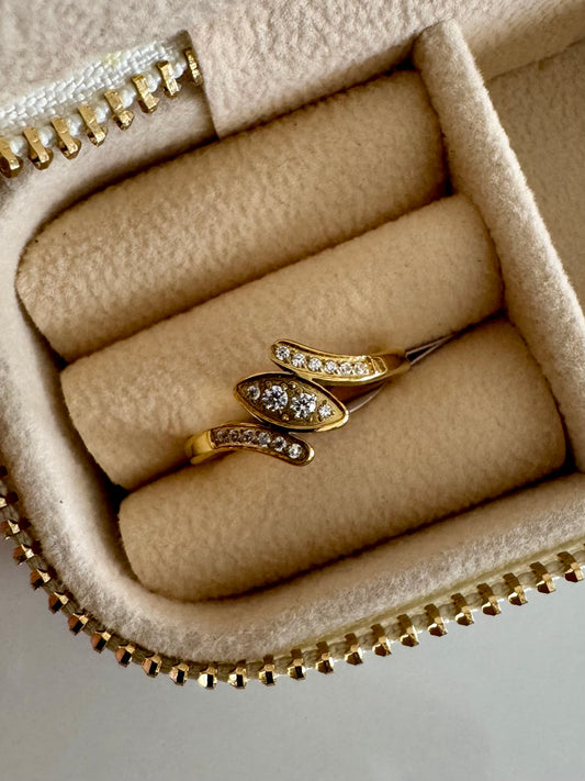 Amoura Ring
