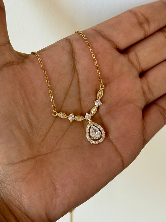 Slyvia Elegant Neckpiece