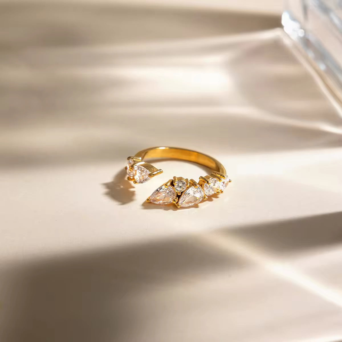 Lois Adjustable Ring