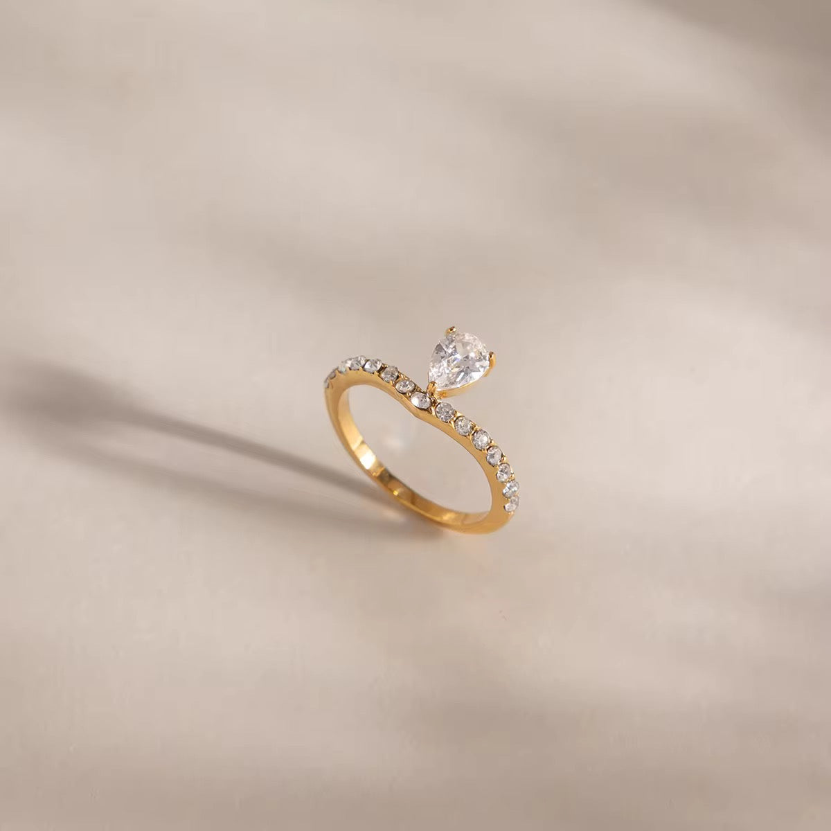Damaris Ring