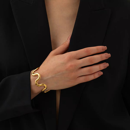 Waveline Adjustable Cuff