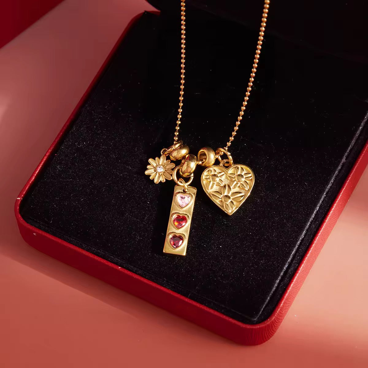 Lovetto Neckpiece