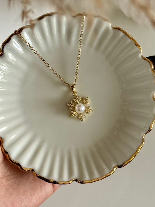 Snowflake Neckpiece