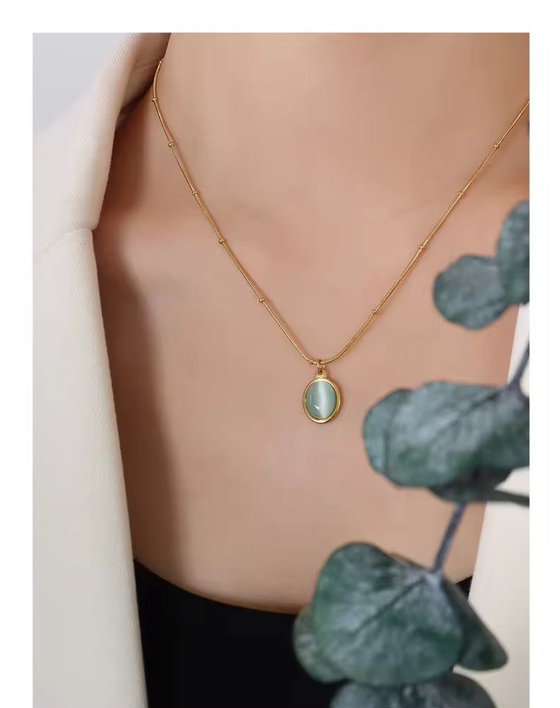 Everly Neckpiece