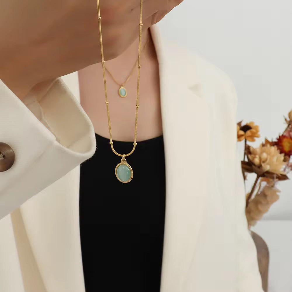Everly Neckpiece