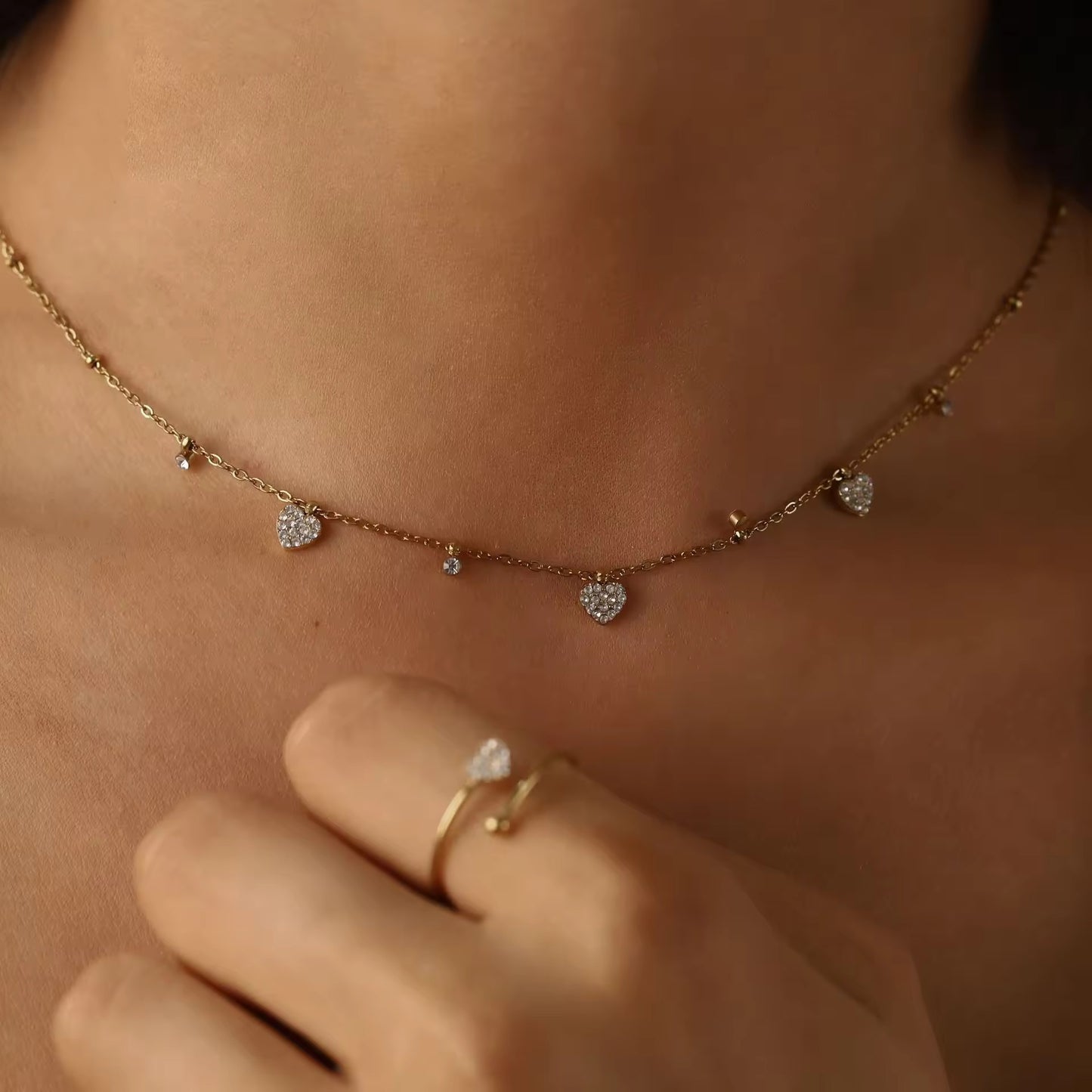 Cari Neckpiece