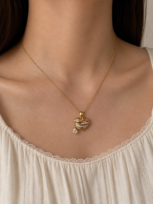 Heart-throb Neckpiece