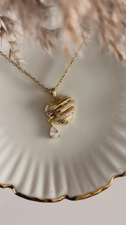 Heart-throb Neckpiece