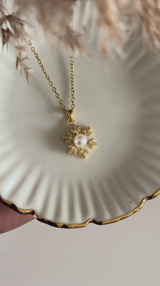 Snowflake Neckpiece